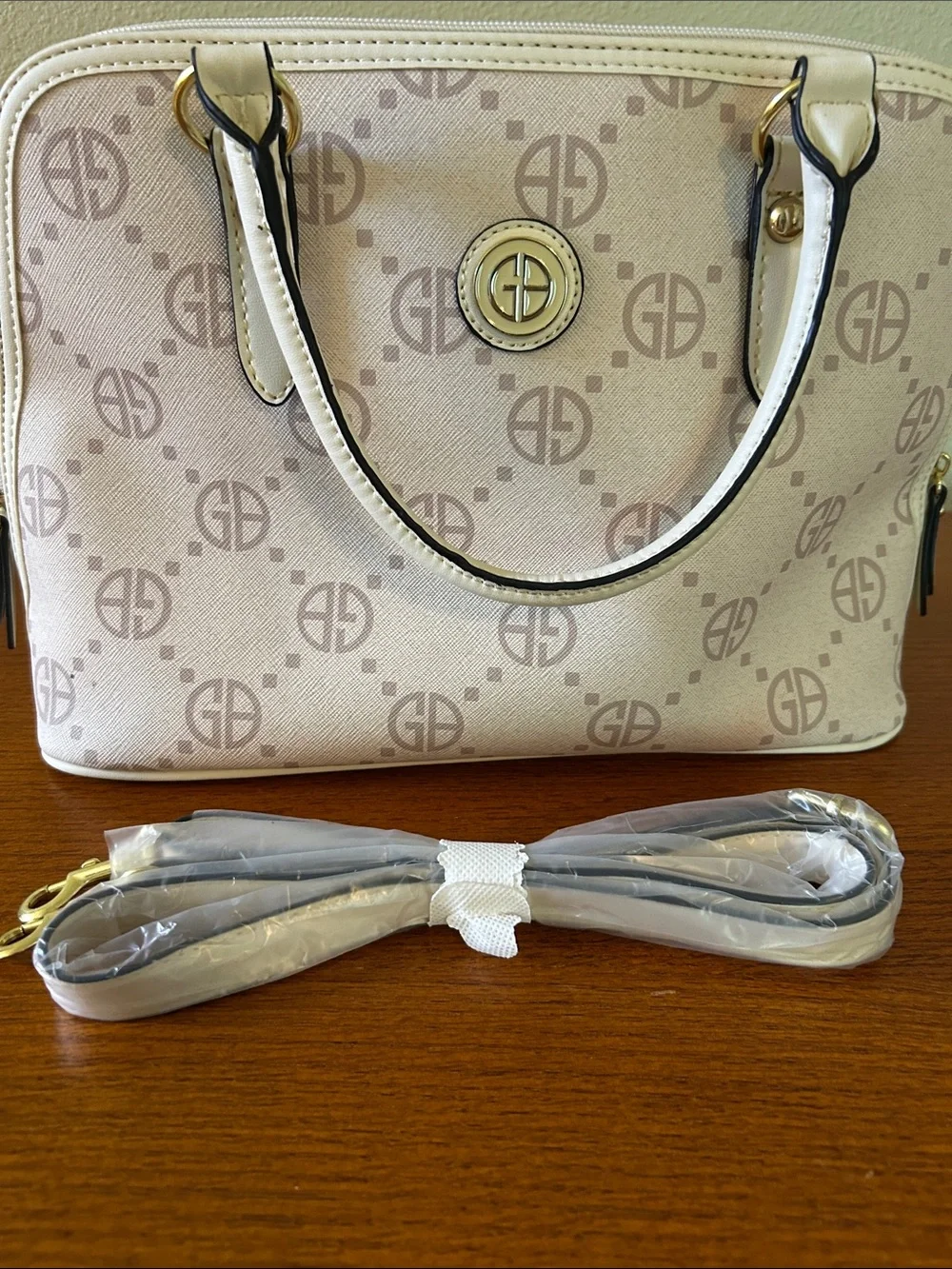 Giani Bernini Purse Monogram Signature Dome Satchel Crossbody Bag‎